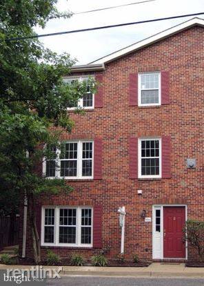 Main picture of 903 S Scott St