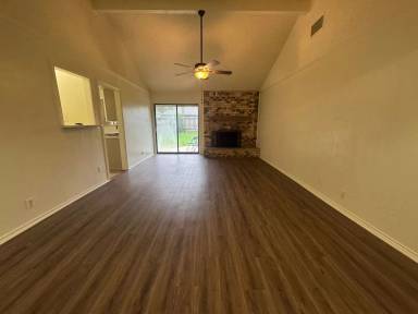 Main picture of 5604 Fireside Dr