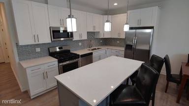 Main picture of 4211 N Harding Ave