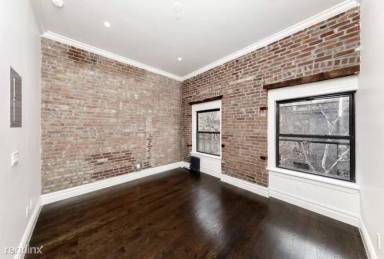 Main picture of 222 E 12th St
