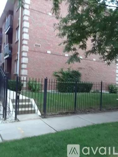 Main picture of 6572 N Northwest Hwy