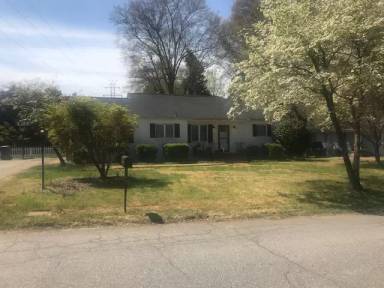 Main picture of 414 Parkdale Dr