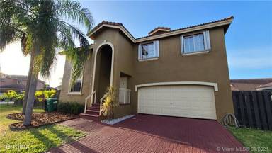 Main picture of 9204 SW 167th Pl