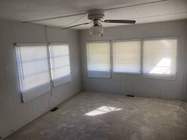Main picture of 38749 Henry Dr