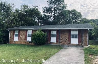 Main picture of 2528 Kensington Dr E