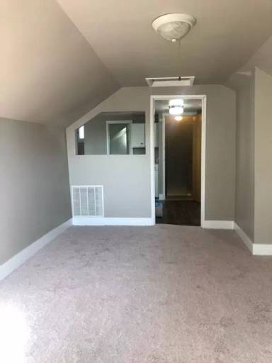 Main picture of 1024 W Jackson Ave