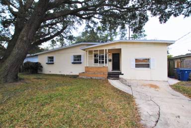 Main picture of 2440 Burlingame Dr W