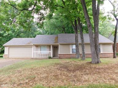 Main picture of 7444 Battlefield Pl