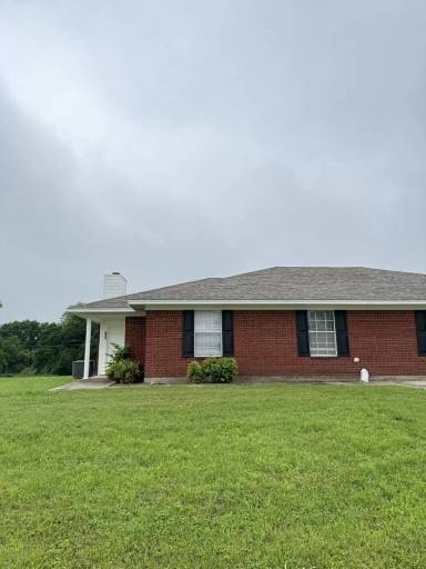 Main picture of 130 Deanna St