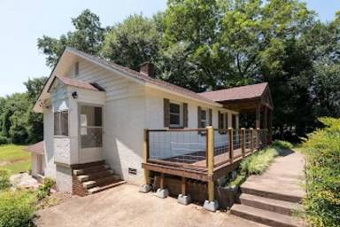 Main picture of 2615 W Main St