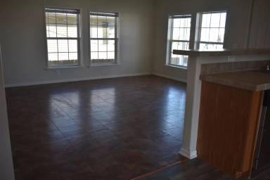 Main picture of 111 W Putnam St