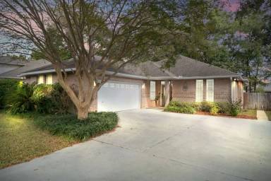 Main picture of 8432 Millstream Dr