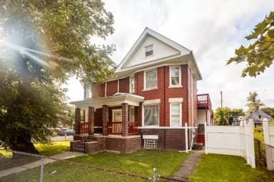 Main picture of 8510 Brush St