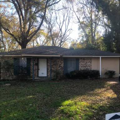 Main picture of 612 McDonald Ave