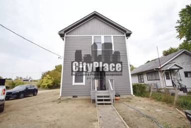 Main picture of 1399 Hoefgen St