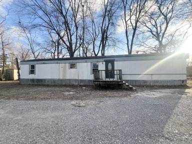 Main picture of 31 Pickard Ln