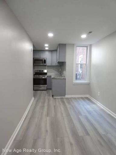 Main picture of 5022 Walnut St