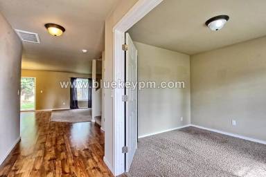 Main picture of 10920 NE 113th St
