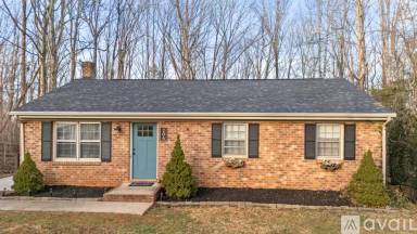 Main picture of 206 Simsbury Ln