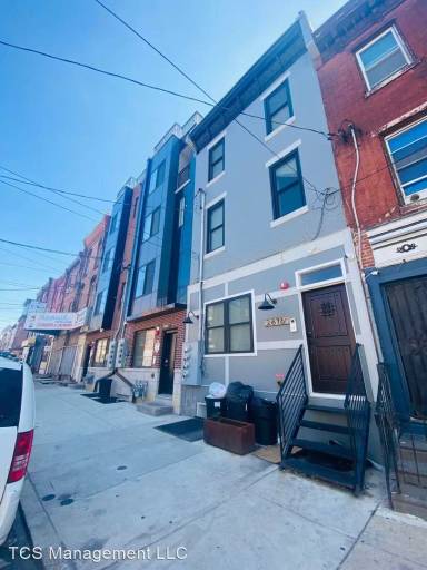 Main picture of 2521 Cecil B Moore Ave