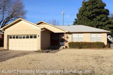 Main picture of 1065 E 53rd St