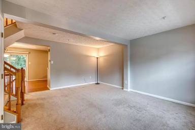 Main picture of 27 Silver Birch Ct