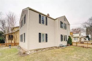 Main picture of 7003 Elmwood Ave