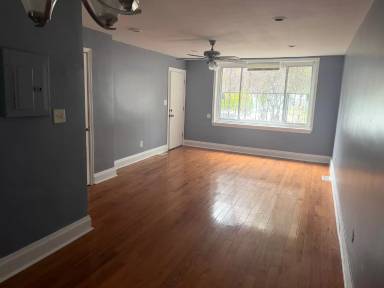 Main picture of 101 Galveston St SW