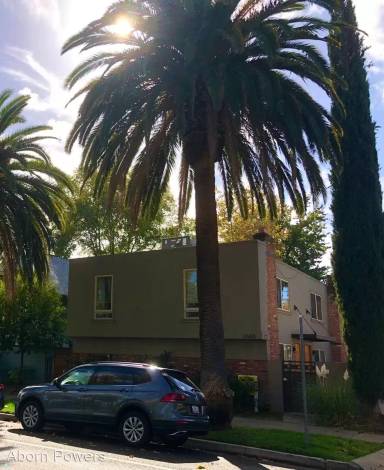 Main picture of 2608 T St