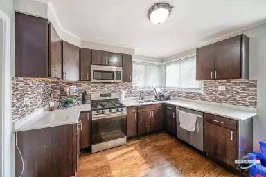 Main picture of 14425 University Ave