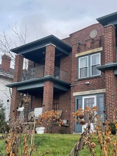 Main picture of 2688 Calumet St