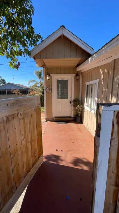 Main picture of 1336 Peach Ave
