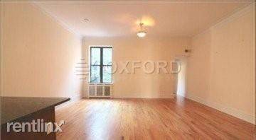 Main picture of 56 W 75th St