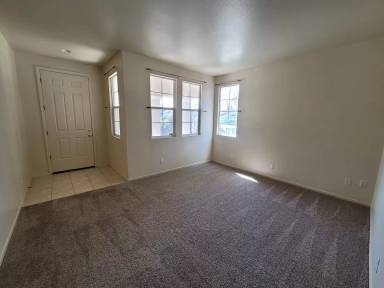 Main picture of 3118 Midway Island St