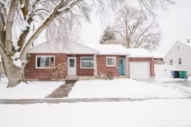 Main picture of 290 N 300 W