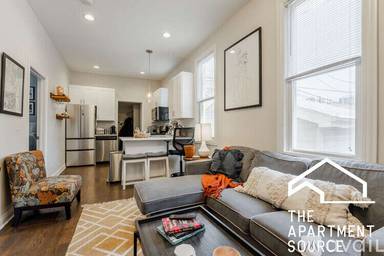 Main picture of 330 W Evergreen Ave