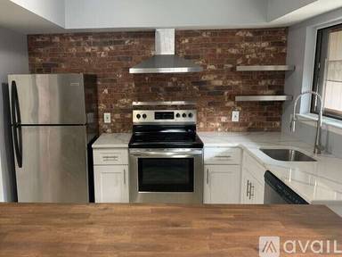 Main picture of 323 Gill Ln