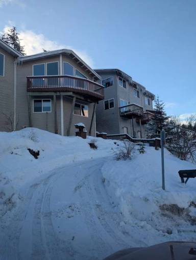 Main picture of 2631 John St