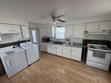 Main picture of 223 W 12th St