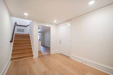 Main picture of 566 35th Ave