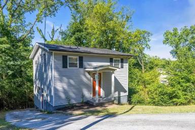 Main picture of 628 Sylvan Dr