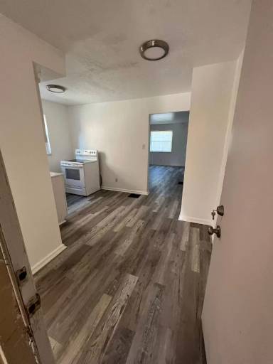 Main picture of 250 Basswood Ave