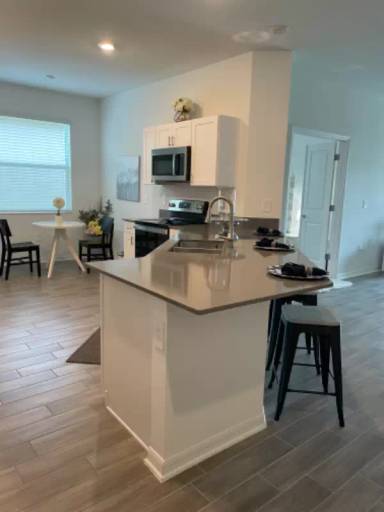 Main picture of 125 Inman Blvd