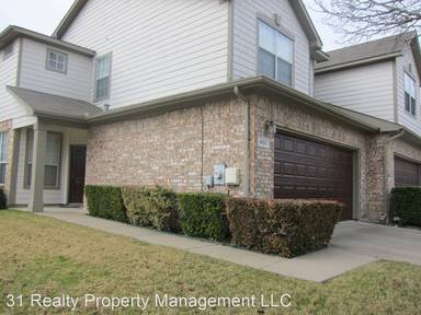 Main picture of 900 Englewood Ln