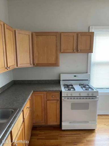 Main picture of 2641 W Augusta Blvd