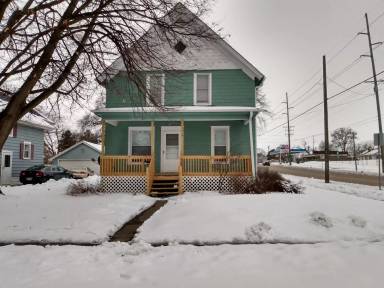 Main picture of 1048 Moore St
