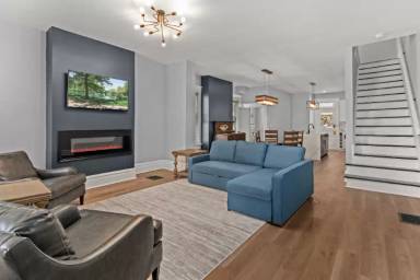 Main picture of 634 Neil Ave