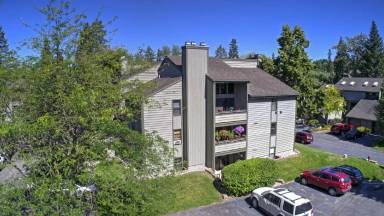 Main picture of 270 Bridge St