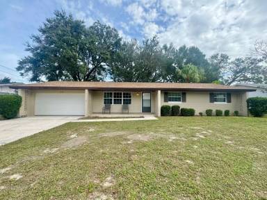 Main picture of 1390 10th Ct NE