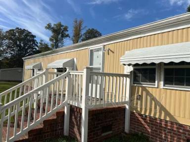 Main picture of 1788 Cox Ave